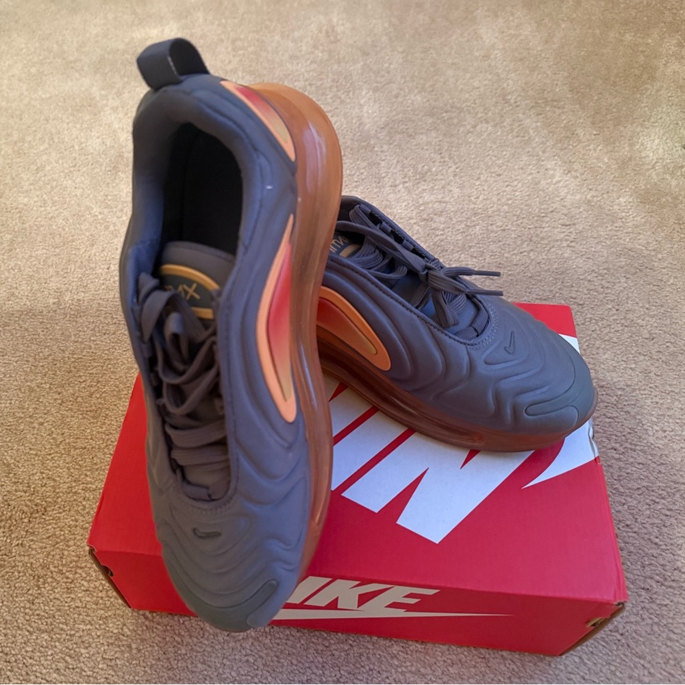 Nike Kid’s Gray and Orange Air Max Sneakers sz 7y or women’s 8.5